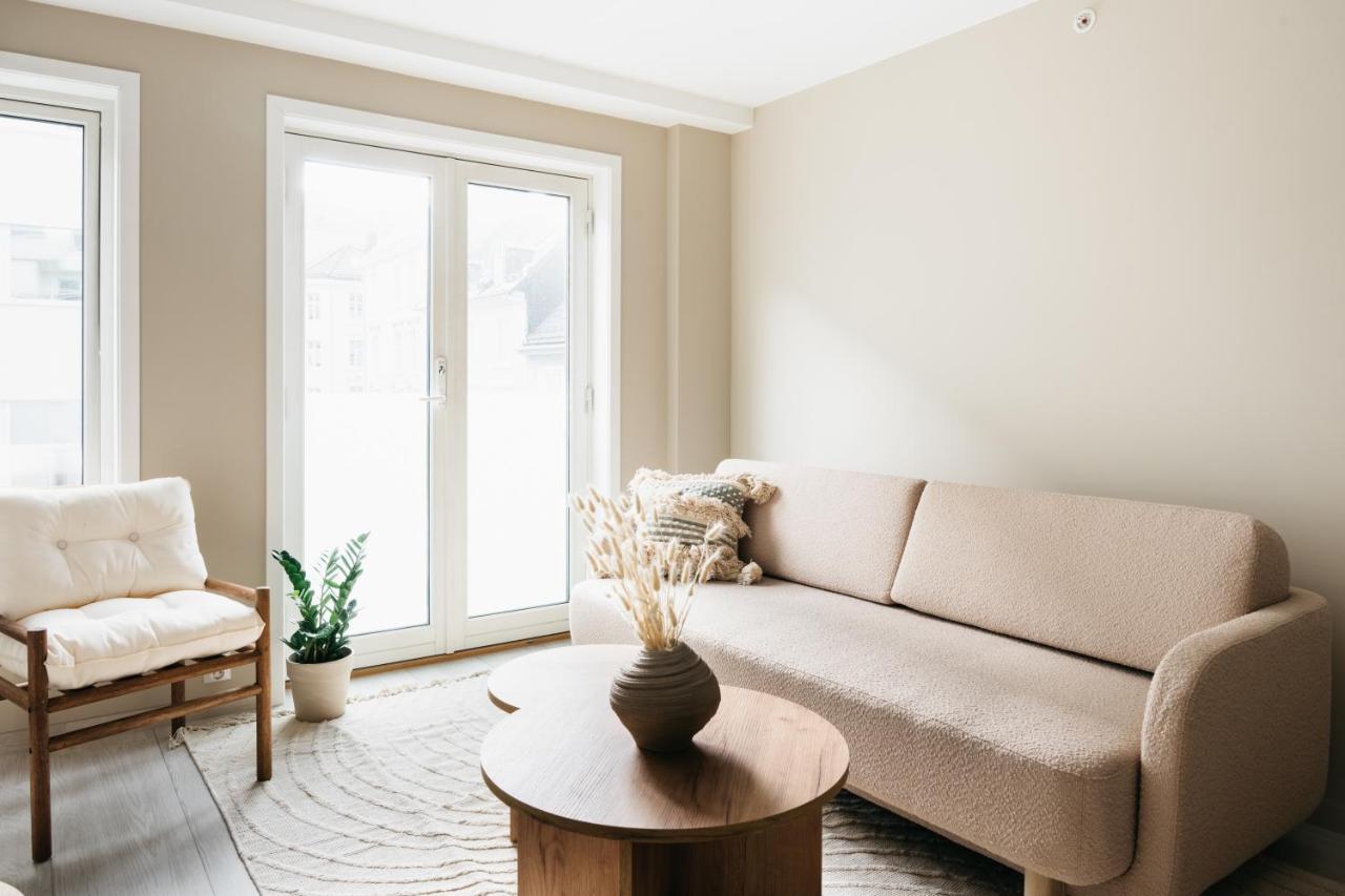 Stay Urban - Stylish Scandinavian Gem With French Balcony Bergen Exterior photo